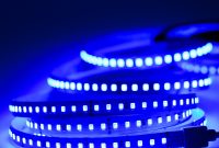 Blaue Led-Streifen Wand