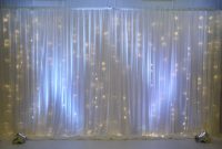 Blaue Lichterketten Wand